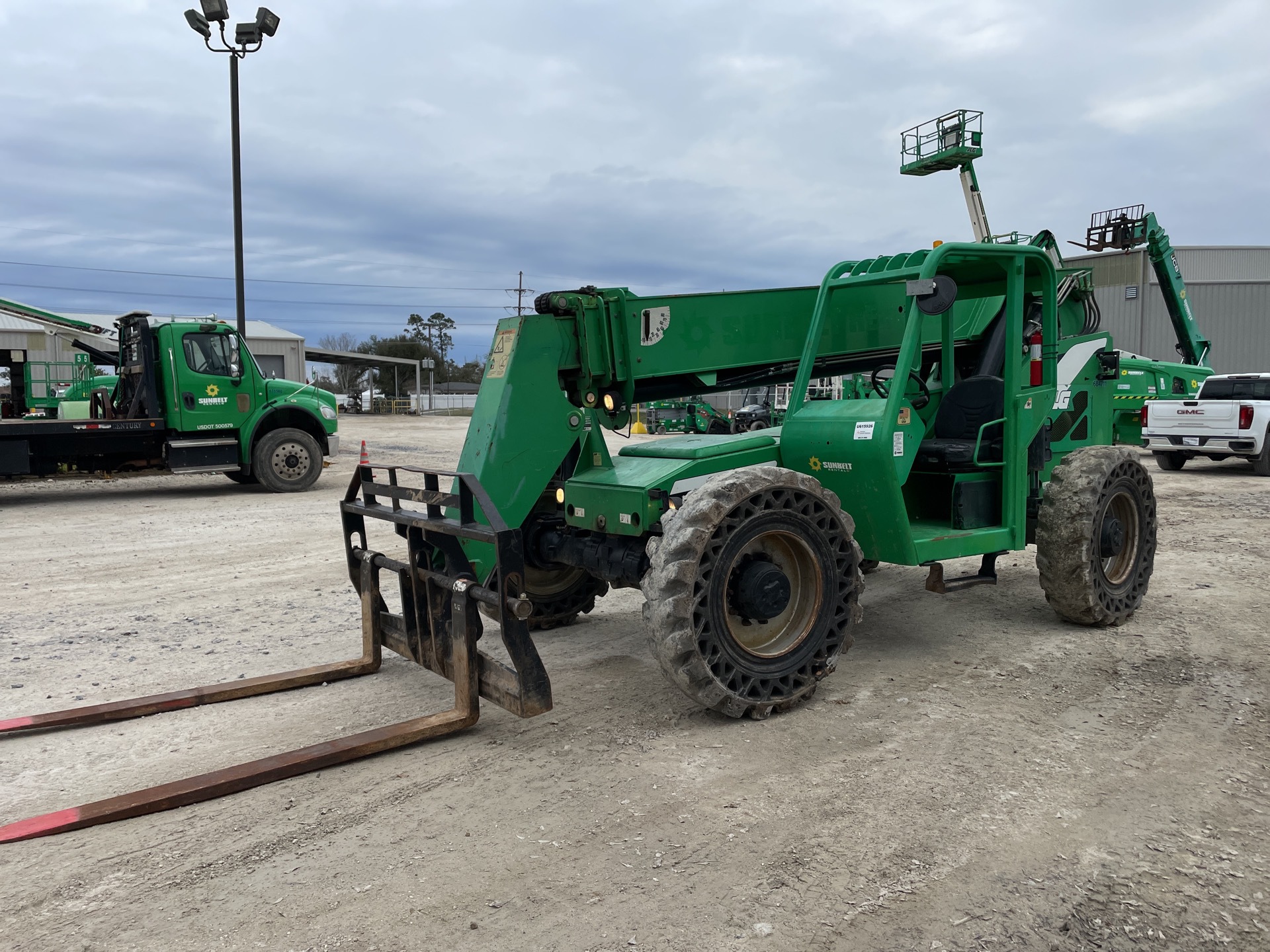 2015 SkyTrak 8042 Telehandler