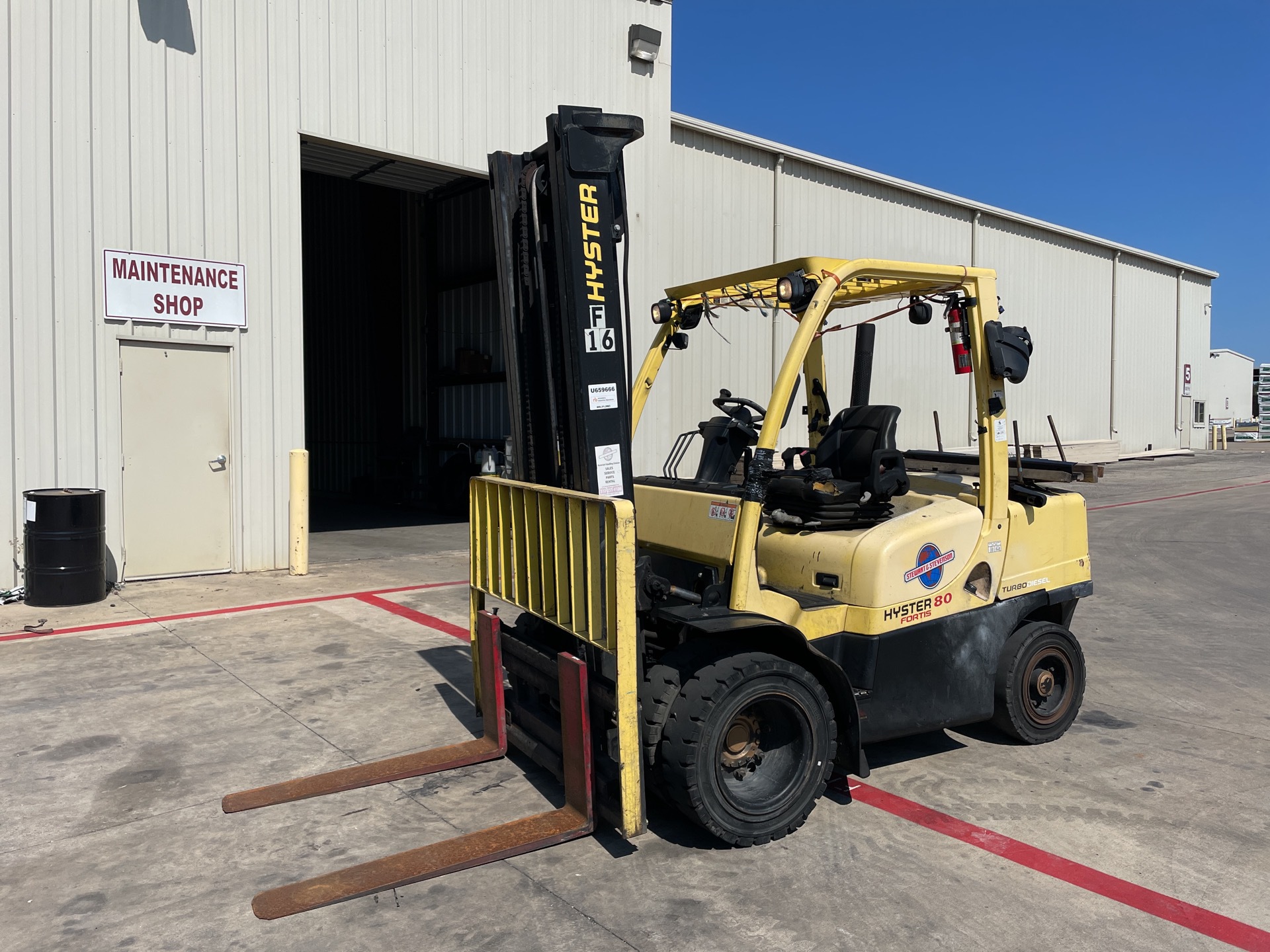 2014 Hyster H80FT 8050 lb Pneumatic Tire Forklift