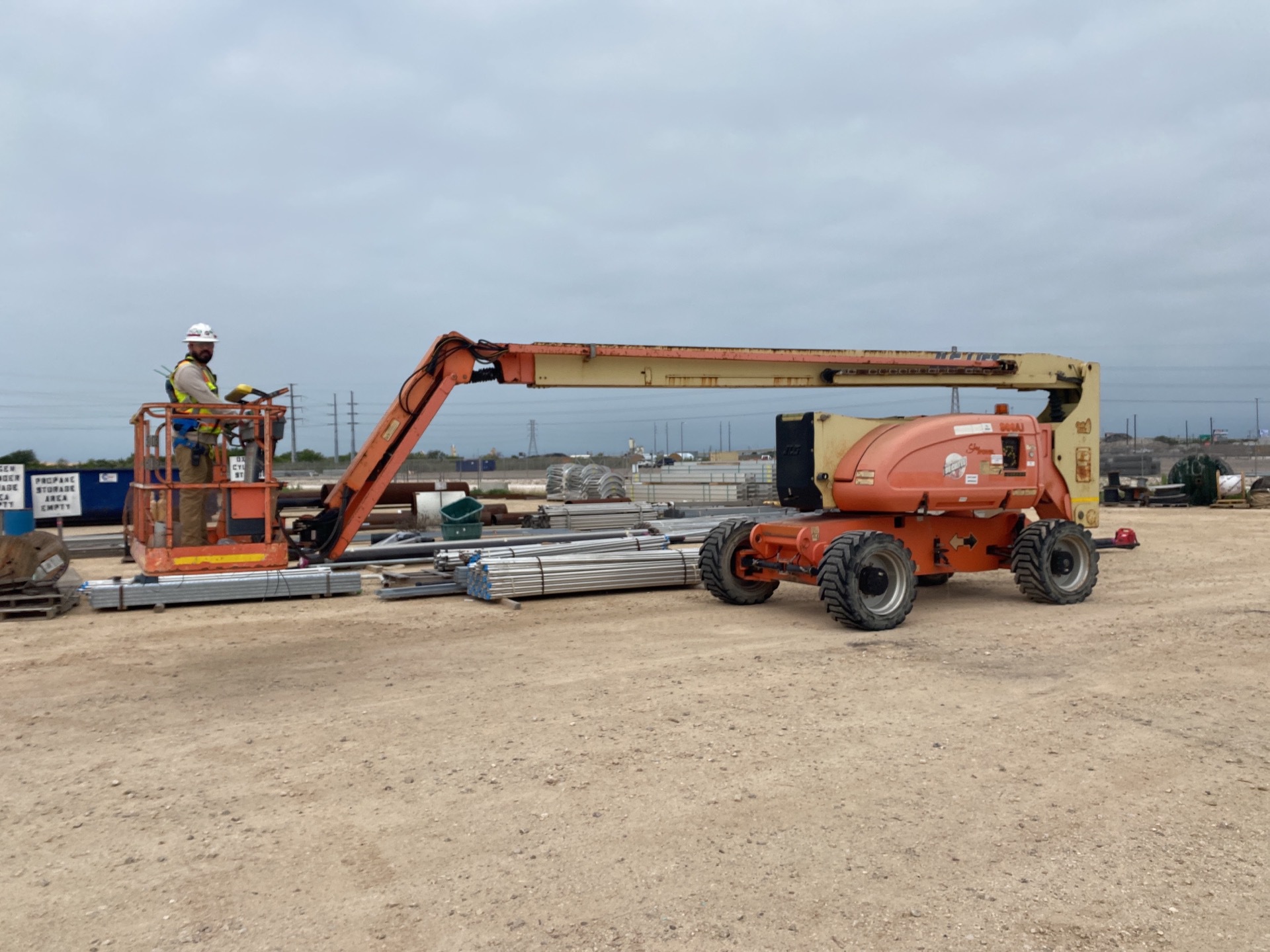 2012 JLG 800AJ 4WD Diesel Articulating Boom Lift