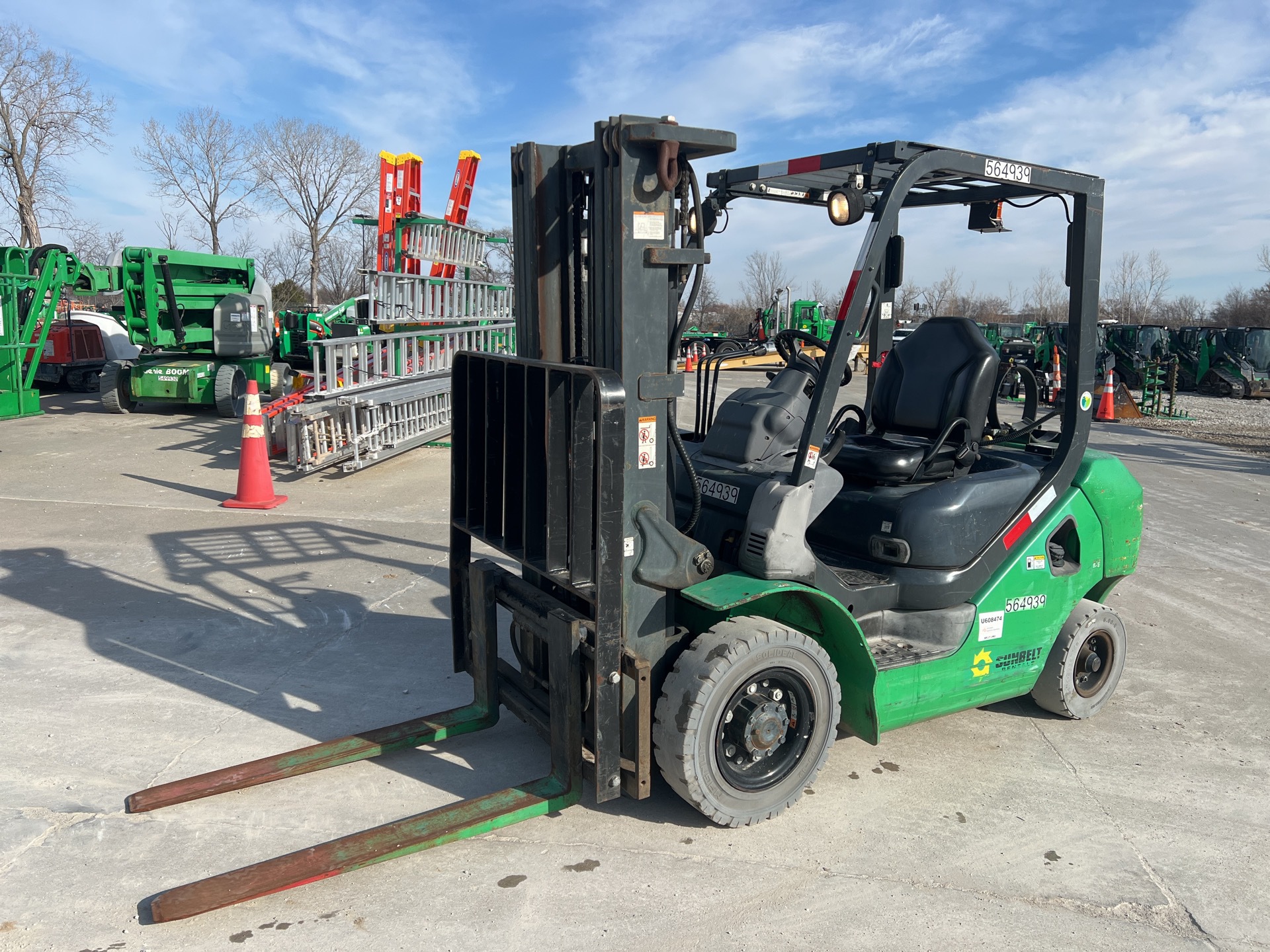 2013 Komatsu FG25T-16 4650 lb Pneumatic Tire Forklift