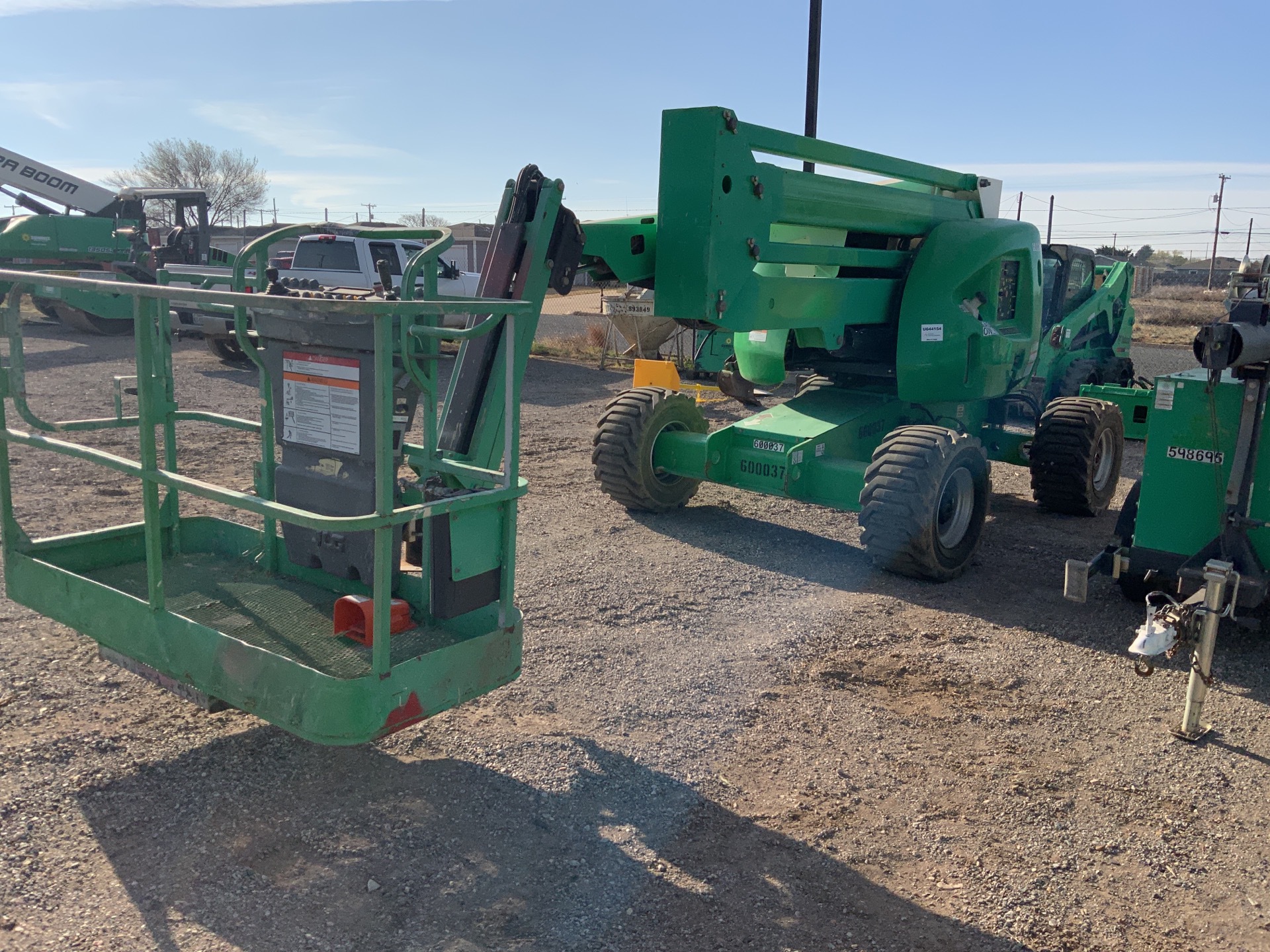 2014 JLG 450AJ 4WD Dual Fuel Articulating Boom Lift