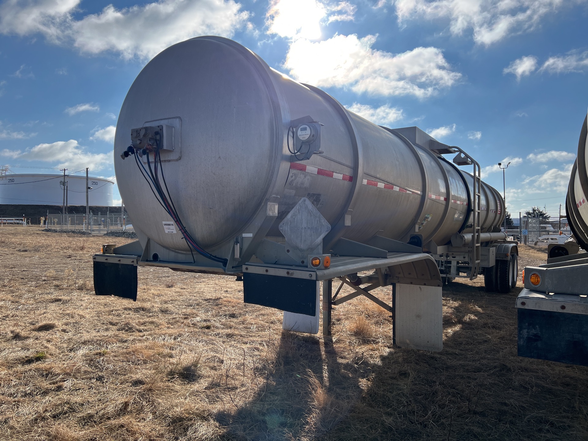 2002 Heil 8400 gal T/A Tanker Trailer