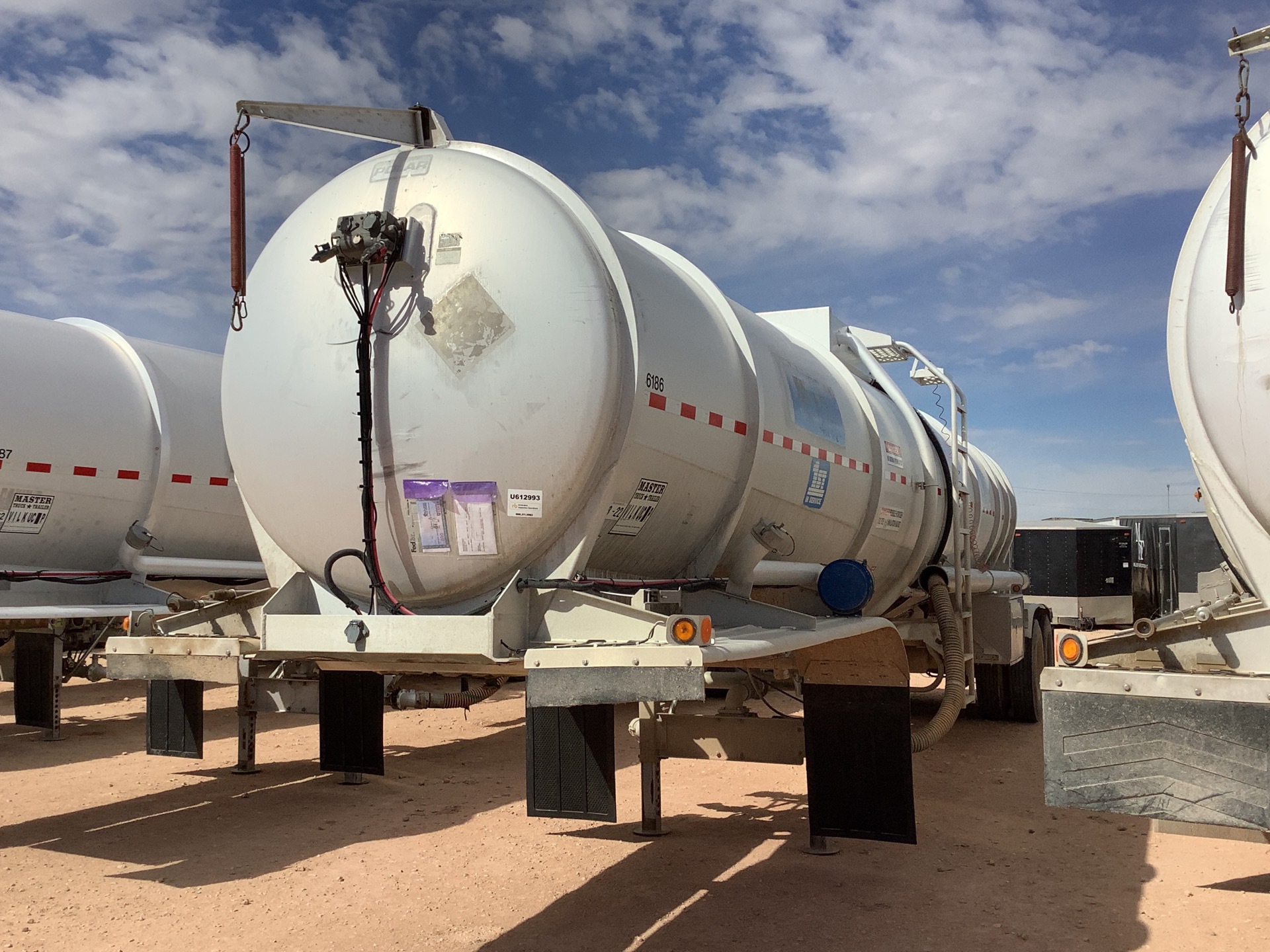 2011 Polar  8400 gal T/A Tanker Trailer