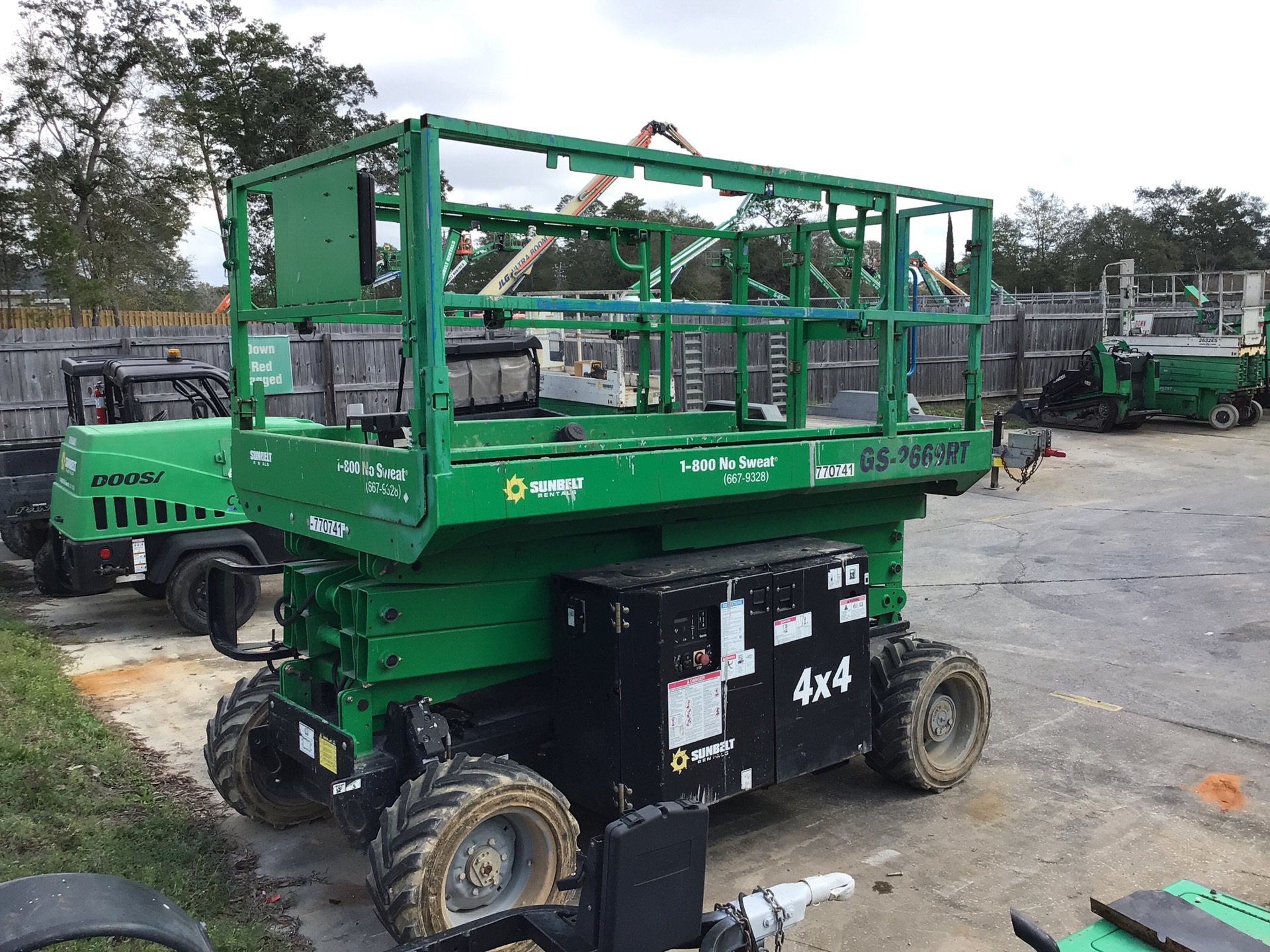 2015 Genie GS2669RT Gas 4x4 Scissor Lift