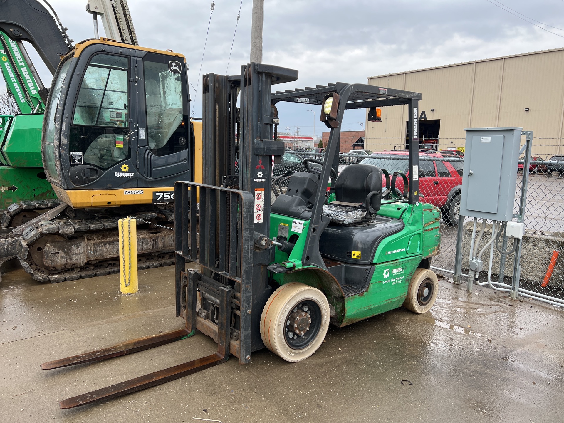 2017 Mitsubishi FG25N 4500 lb Pneumatic Tire Forklift