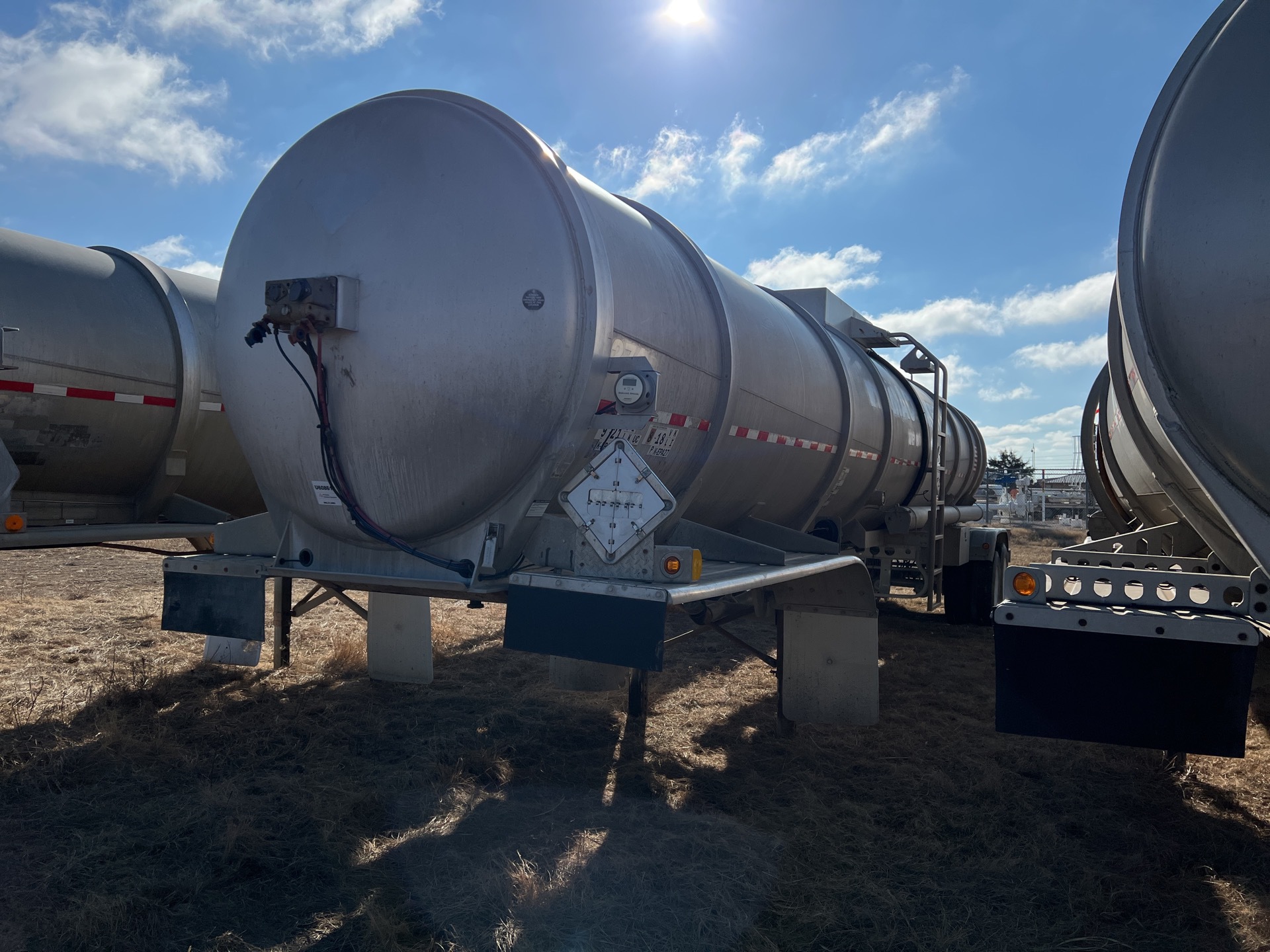 2004 Heil 8400 gal T/A Tanker Trailer