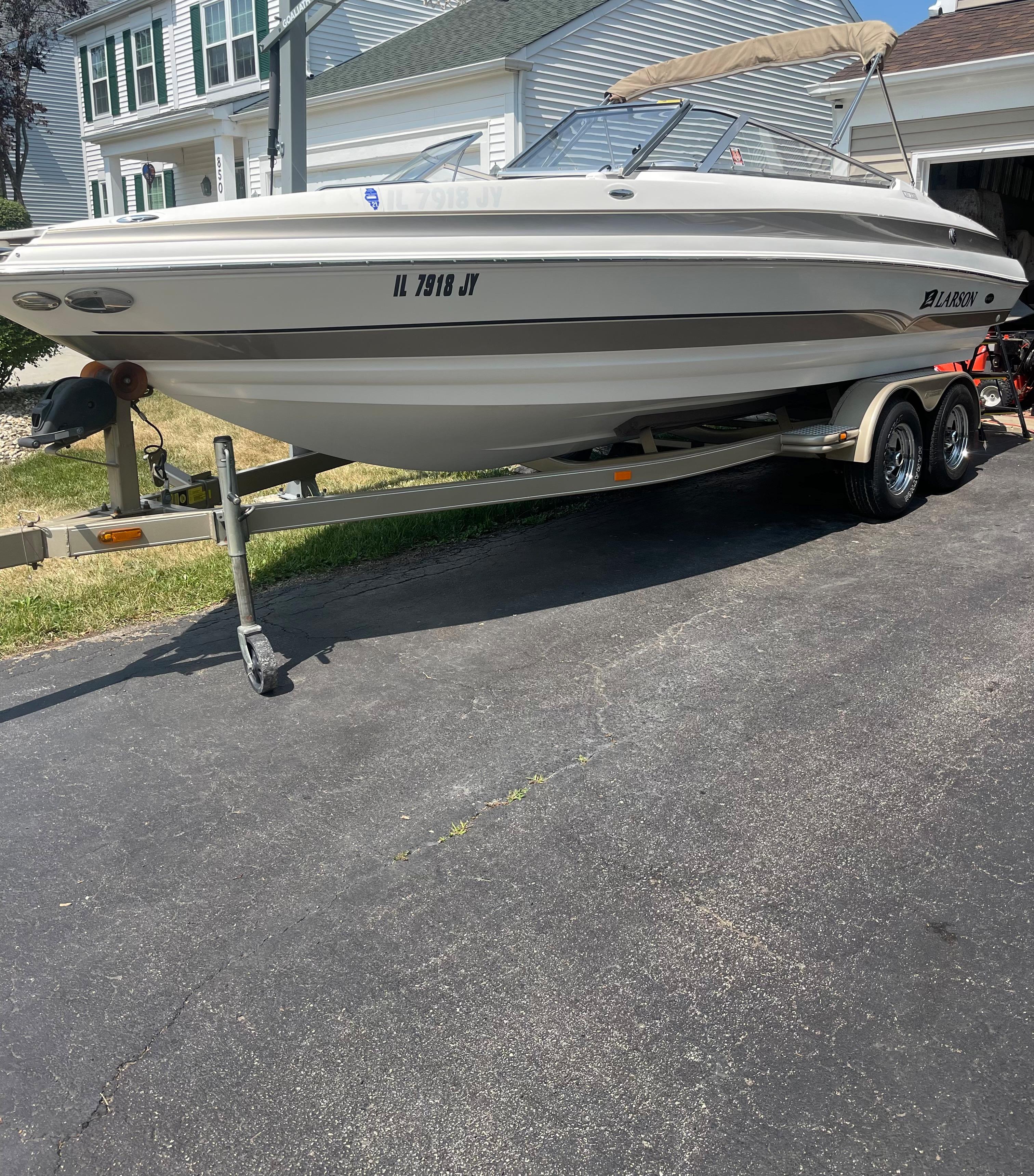 2005 Larson LXi 228