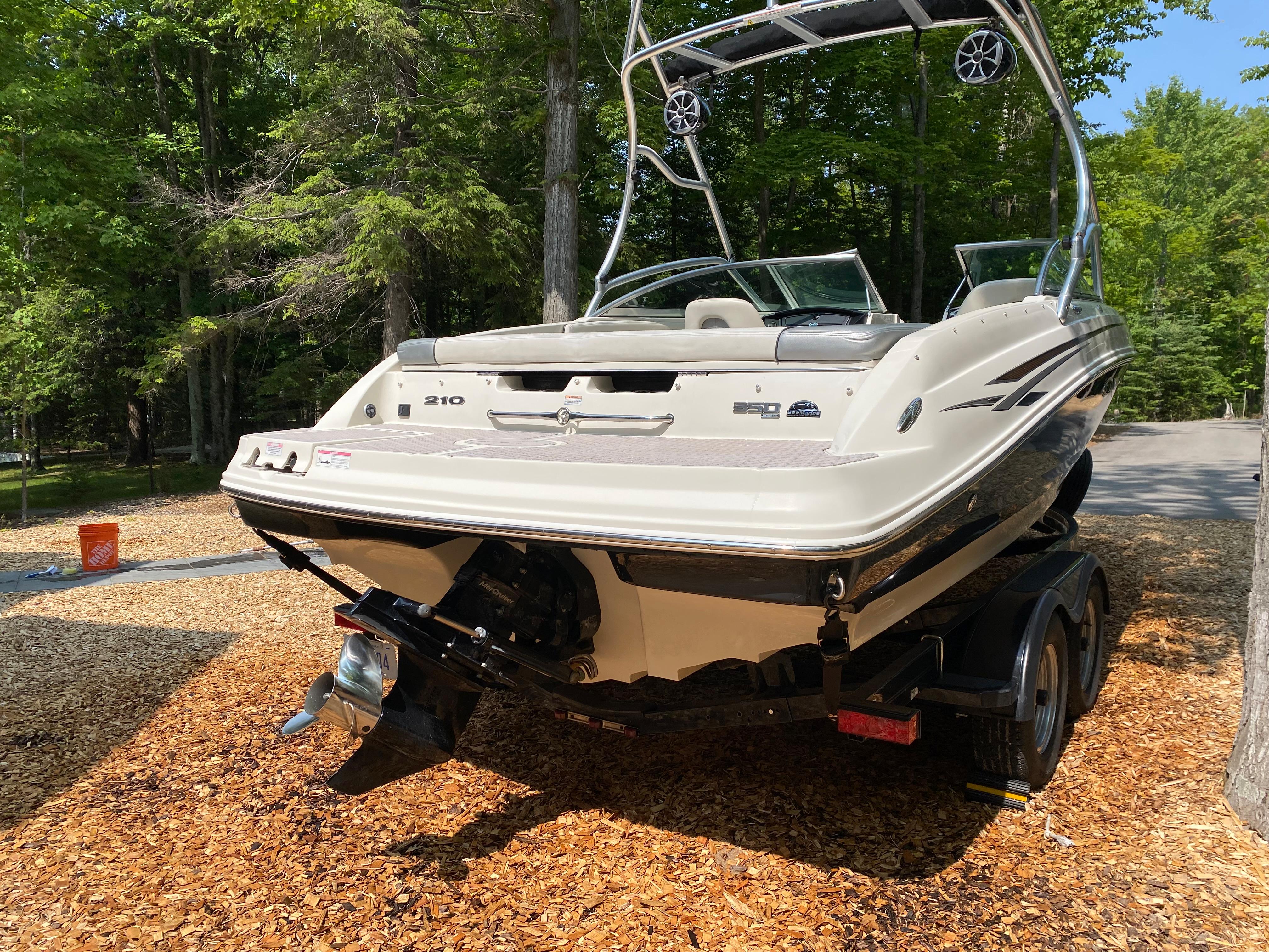 2010 Sea Ray 210 Select