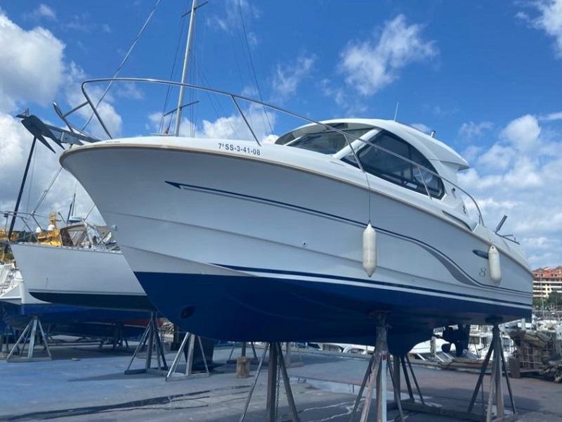 2008 Beneteau Antares 8