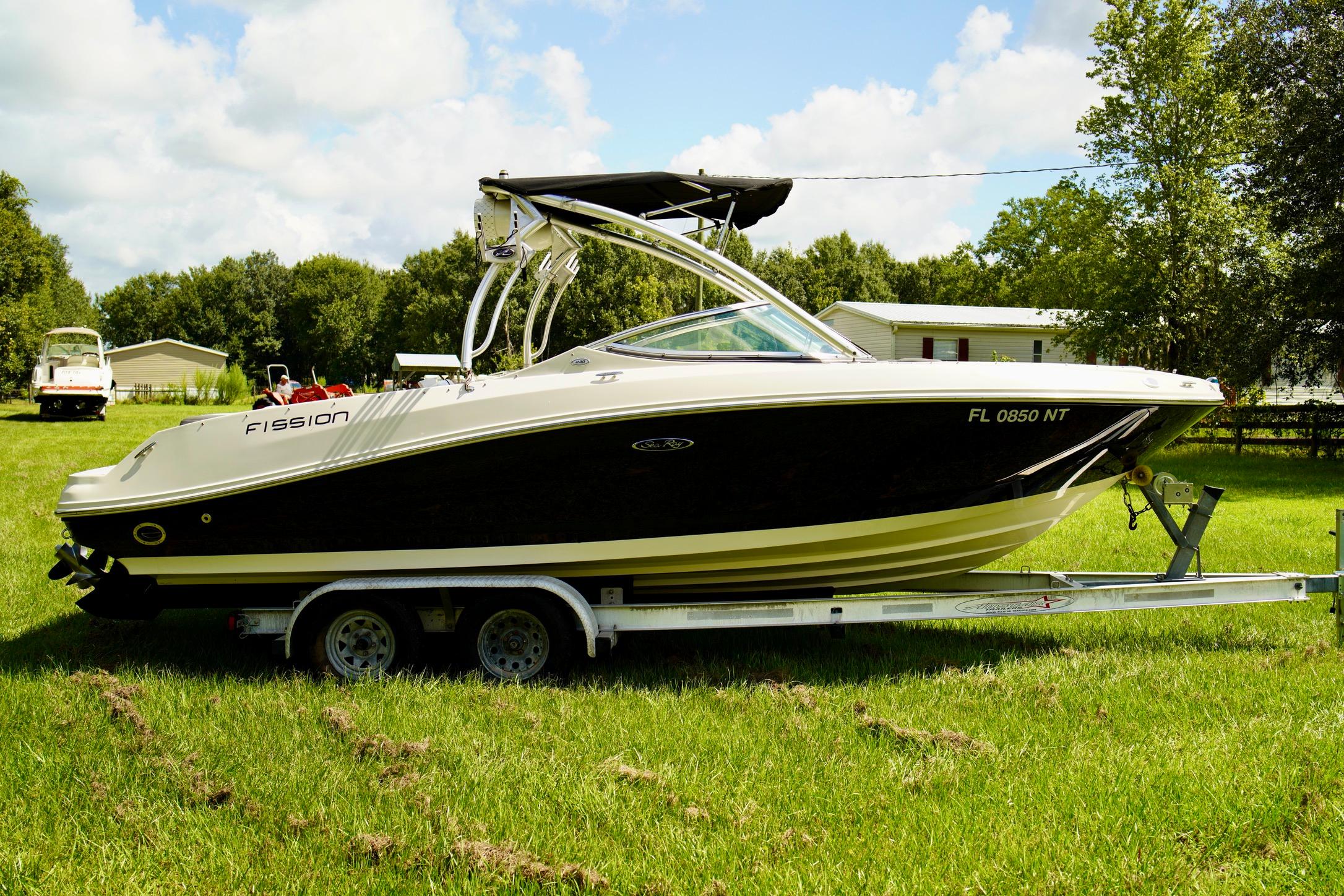 2008 Sea Ray 230 Select Fission