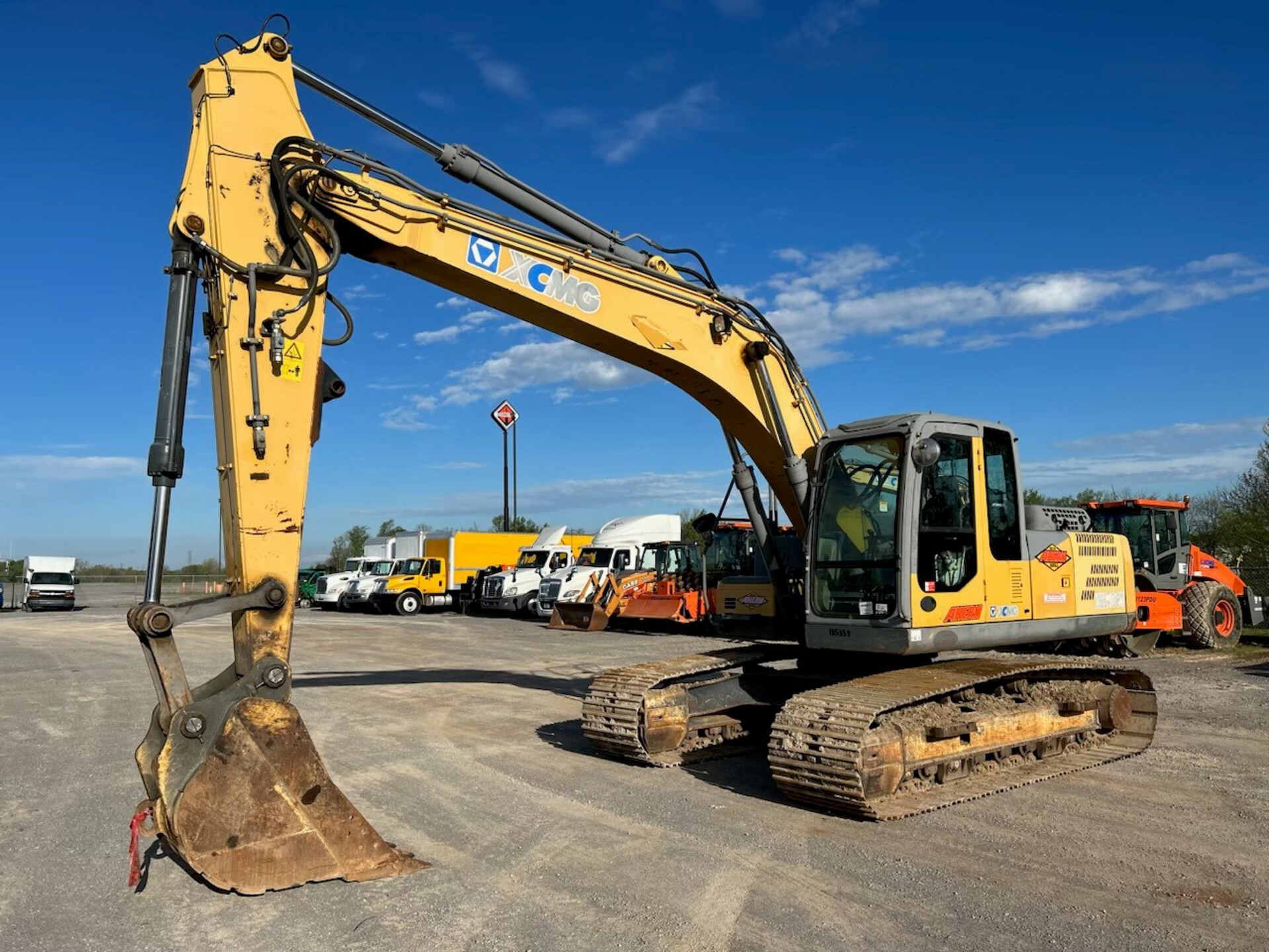 2017 XCMG XE210CU Tracked Excavator