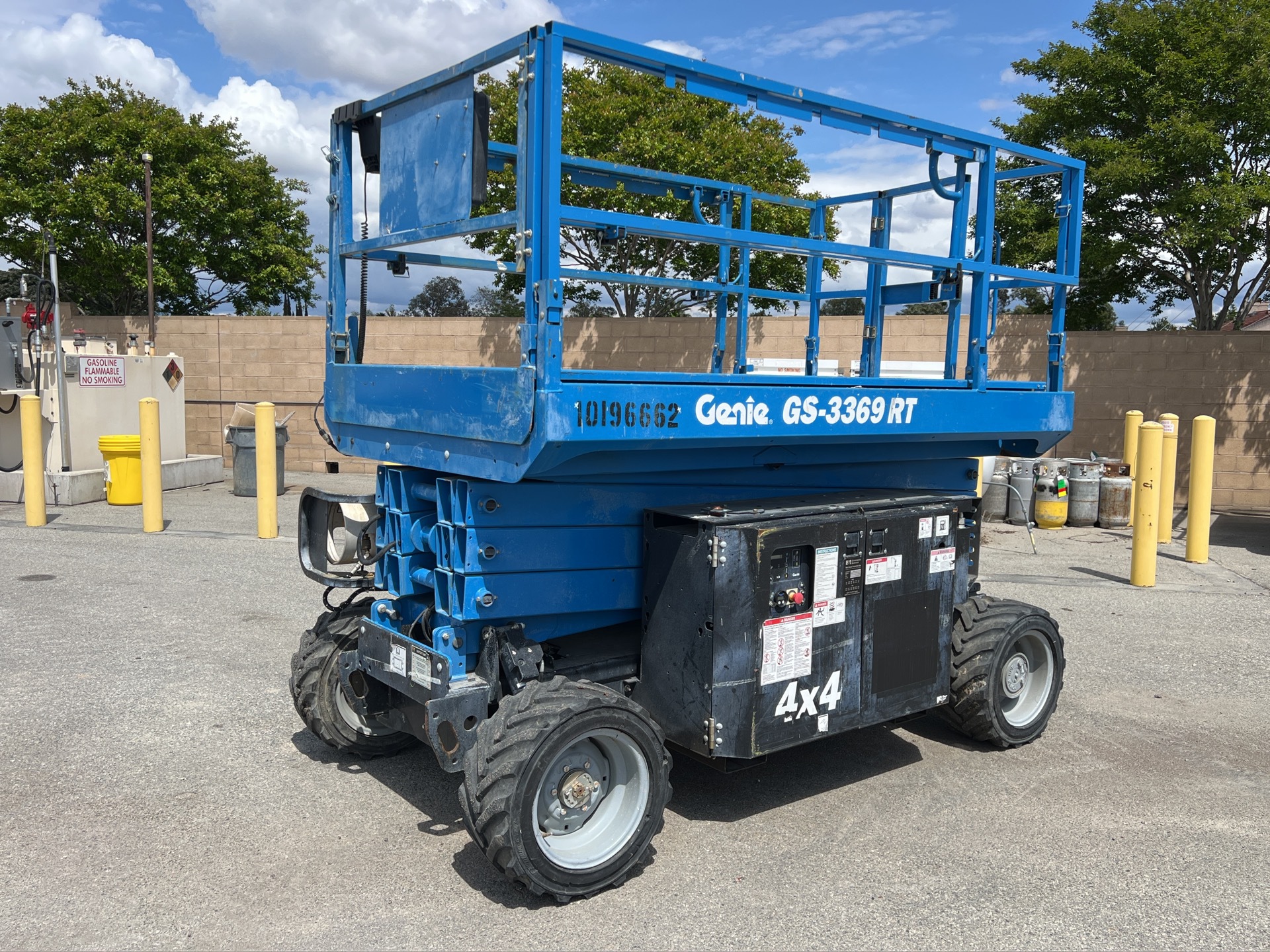 2016 Genie GS-3369 RT Dual Fuel 4x4 Scissor Lift