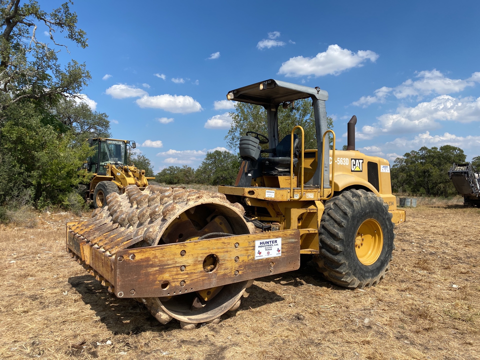 2000 Cat CP-563D Padfoot Drum Compactor