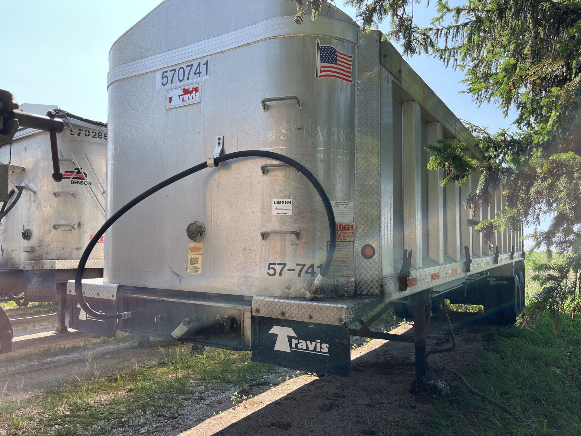 2006 Travis 34 ft T/A End Dump Trailer