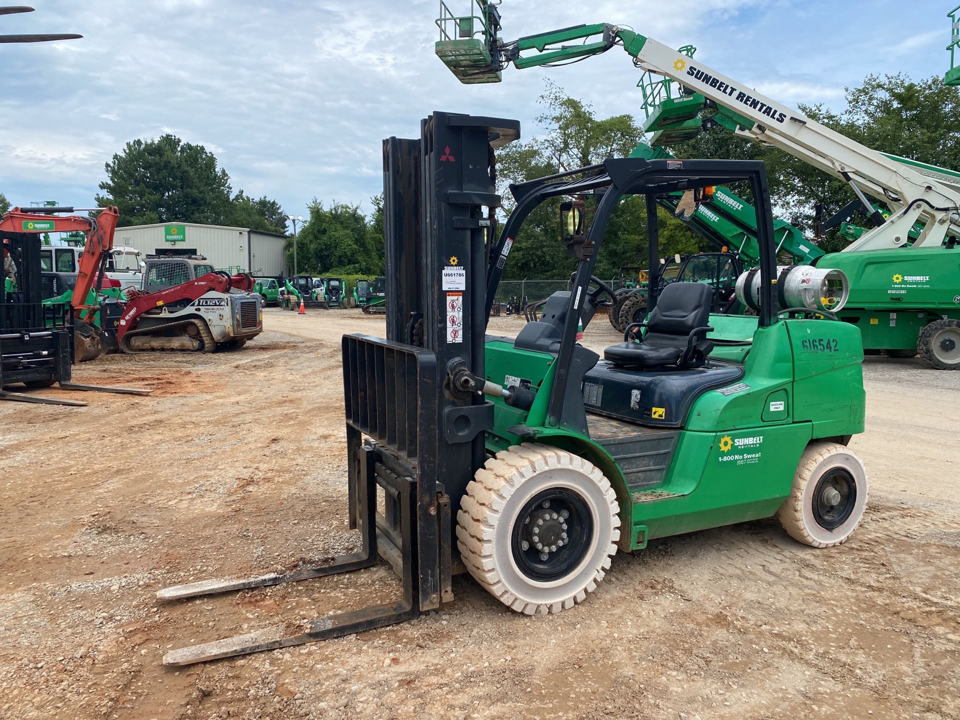 2014 Mitsubishi FG50CN1 9650 lb Pneumatic Tire Forklift