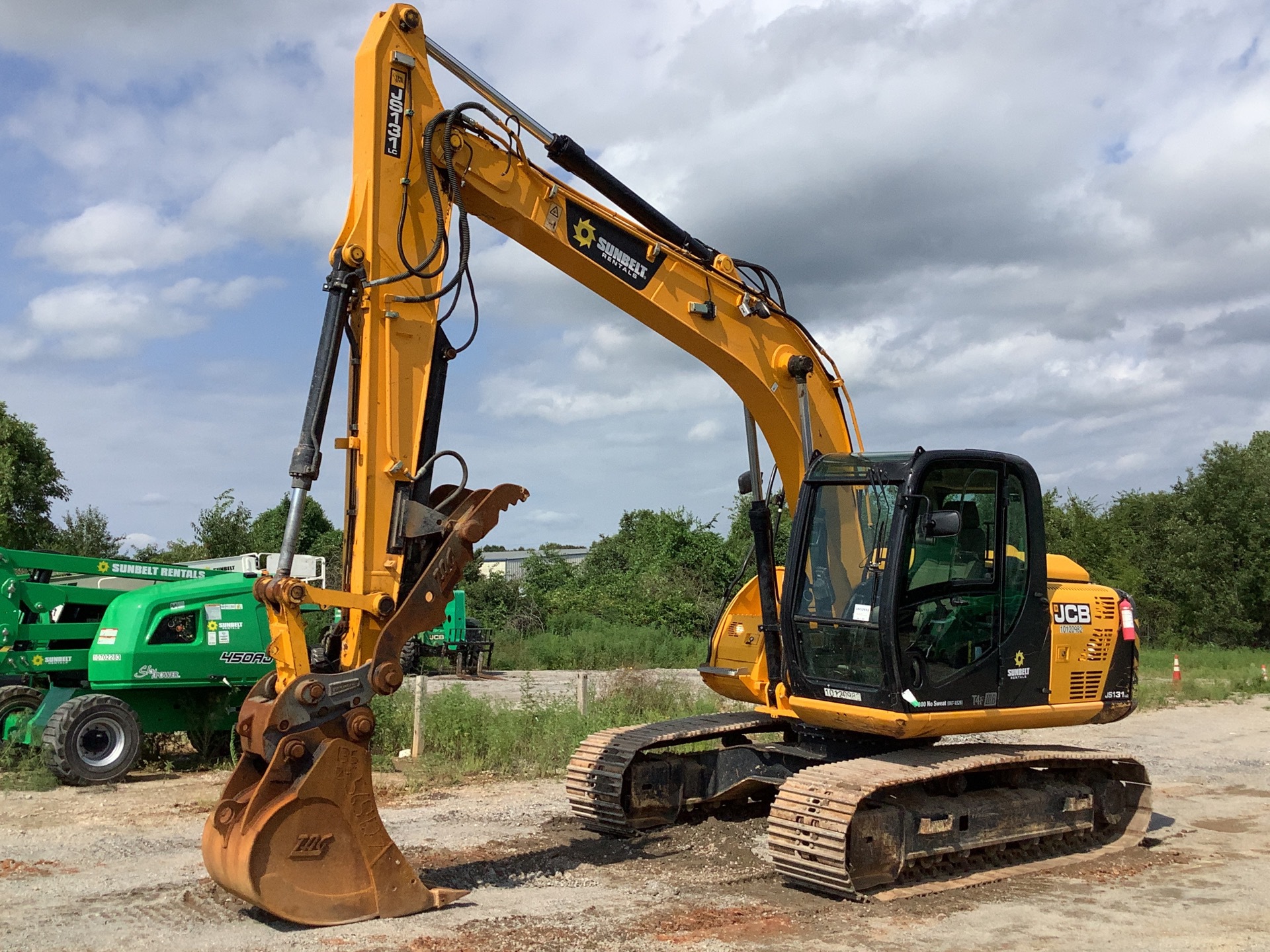 2018 JCB JS131LC Tracked Excavator