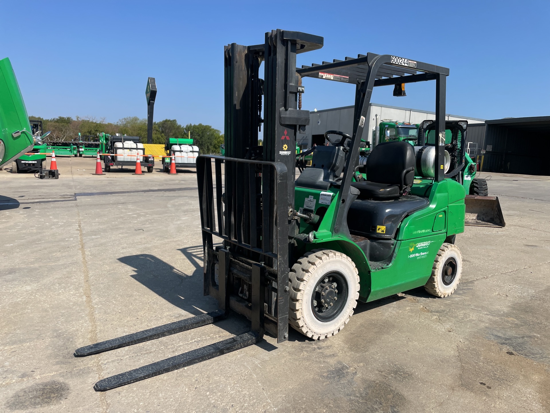 2014 Mitsubishi FG25N 4500 lb Pneumatic Tire Forklift