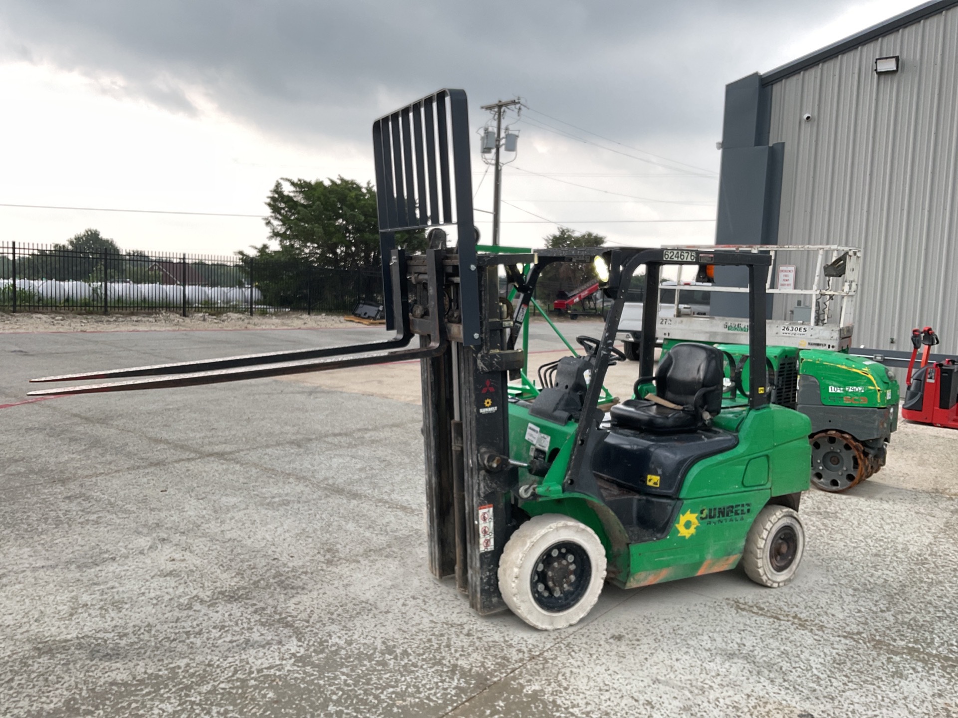 2014 Mitsubishi FG25N 4550 lb 4x2 Rough Terrain Forklift