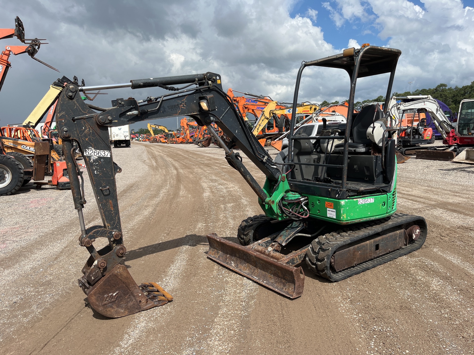 2014 John Deere 27D Mini Excavator