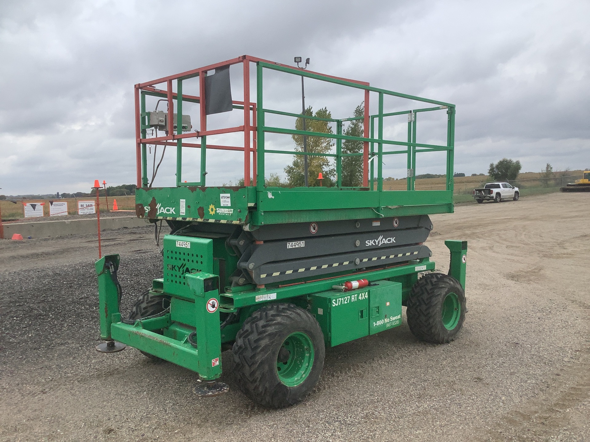 2015 Skyjack SJ7127RT Dual Fuel 4x4 Scissor Lift