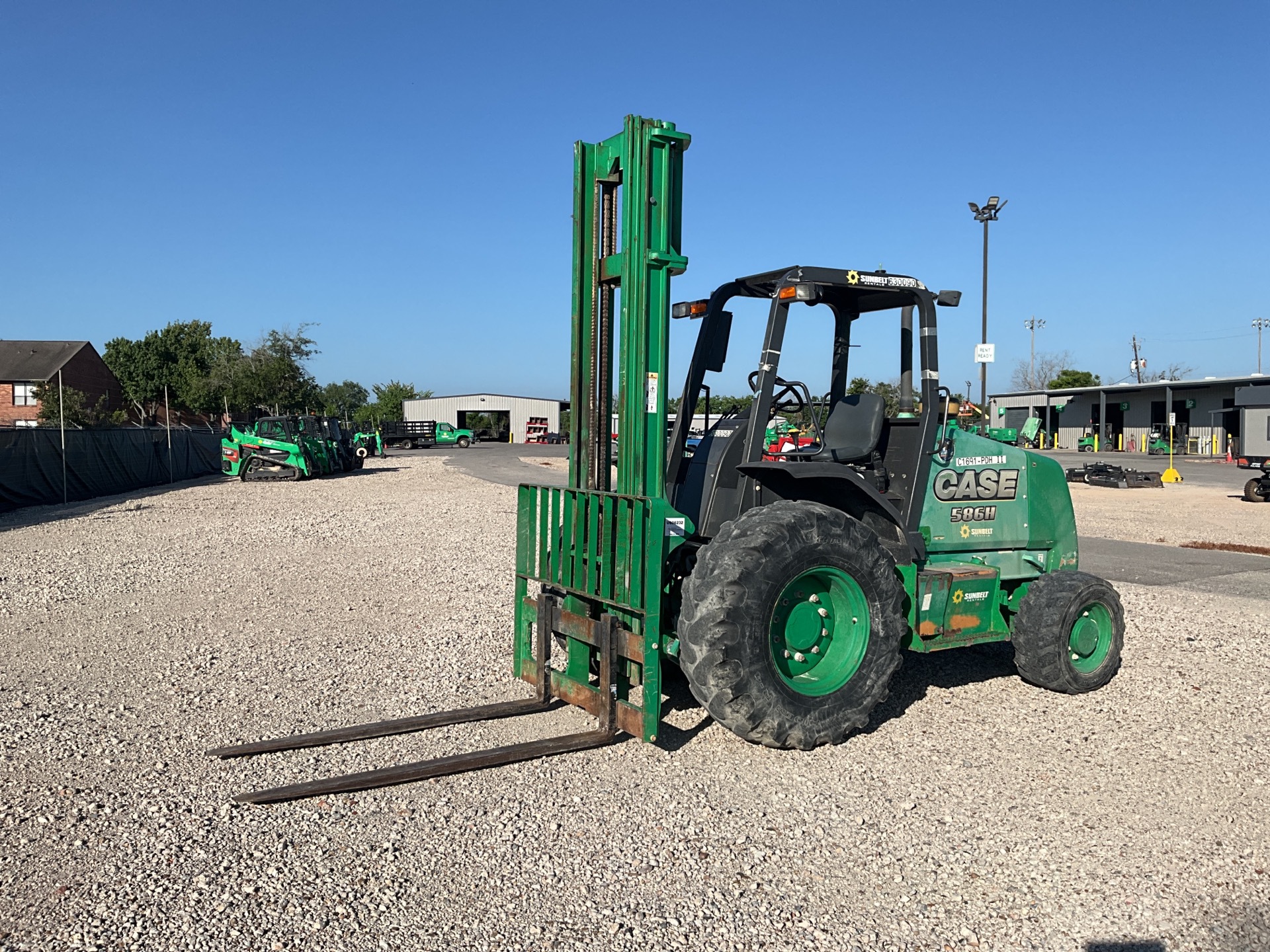 2014 Case 586H 6000 lb 4x4 Rough Terrain Forklift