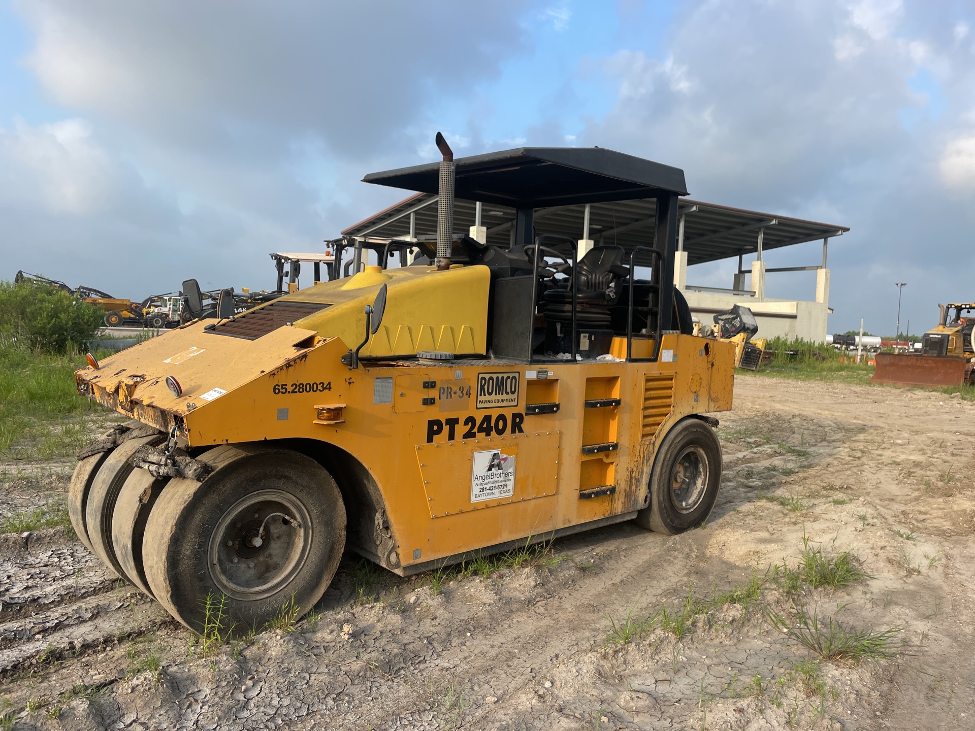 2014 Volvo B1240R 8 Wheel Pneumatic Roller