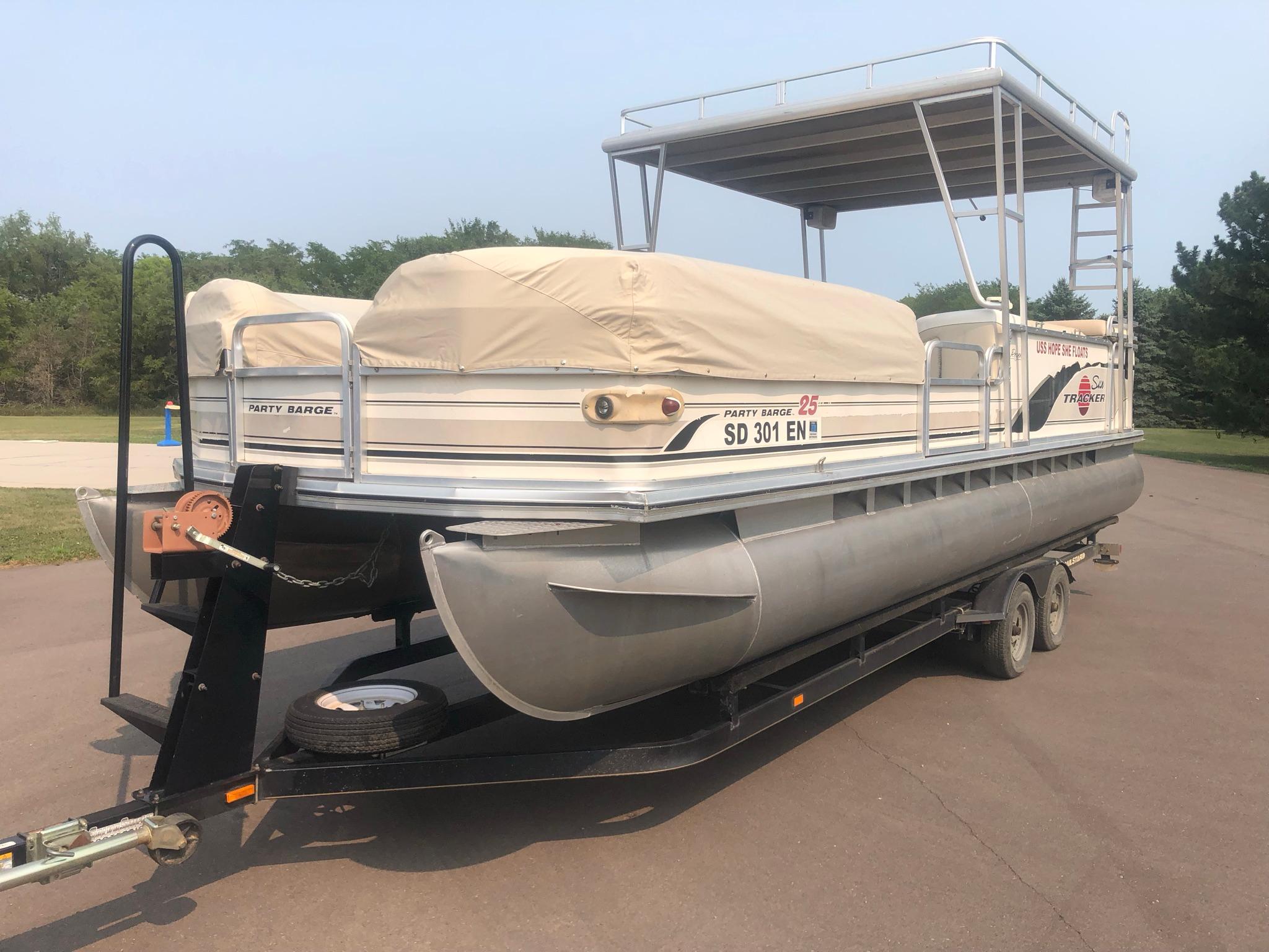 2000 Sun Tracker PARTY BARGE 25 Regency Edition