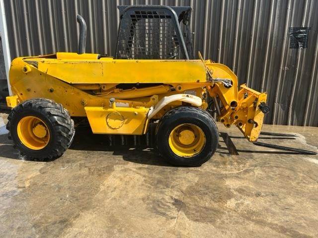 2004 JCB 520 Telehandler - 4400lb Capacity, 19ft Lift Height